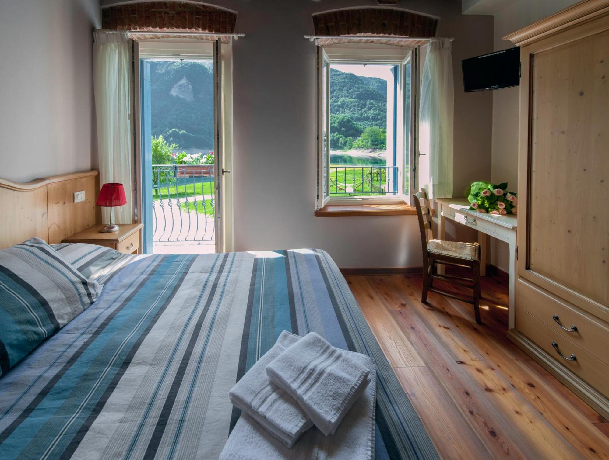 Albergo Parigi Arsie Экстерьер фото